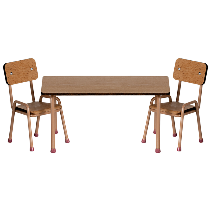 Ensemble table, chaises et banc de jardin Maileg