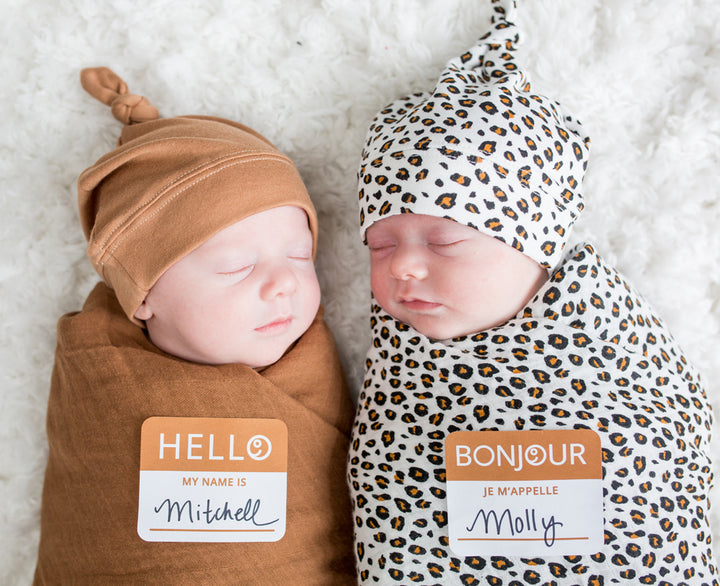 Ensemble bonnet et langes Hello World pour bébé - Tan