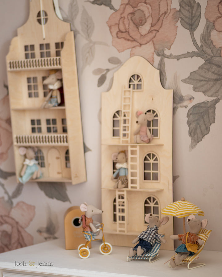 Luna Doll House Shelf