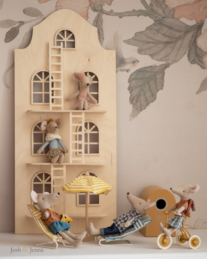 Luna Doll House Shelf