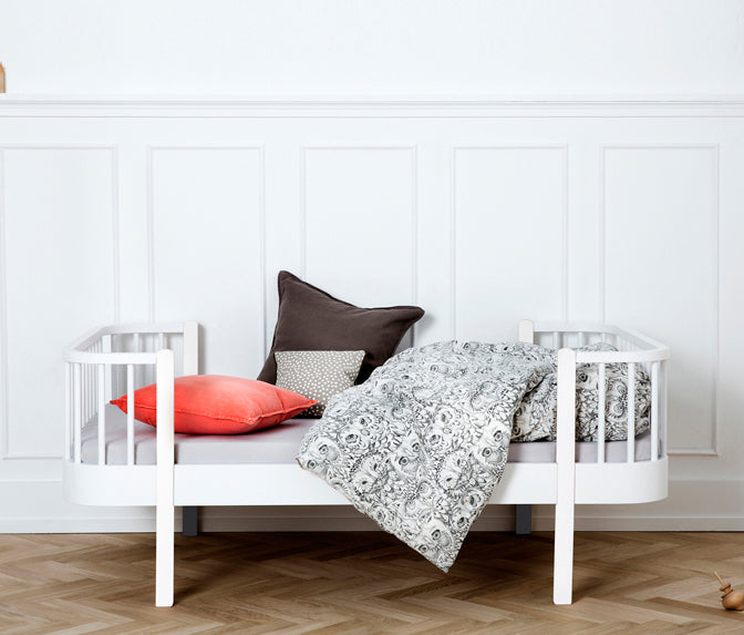 Oliver Furniture Wood Junior Bed (90x160 / 200cm) - White