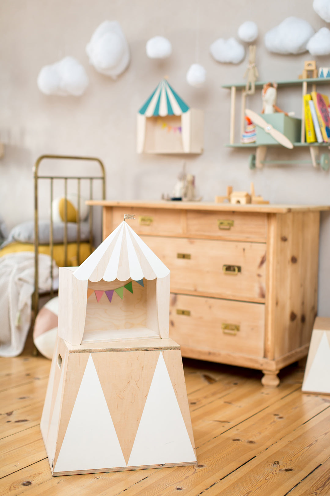 Up Warsaw Circus Wooden Shelf - White